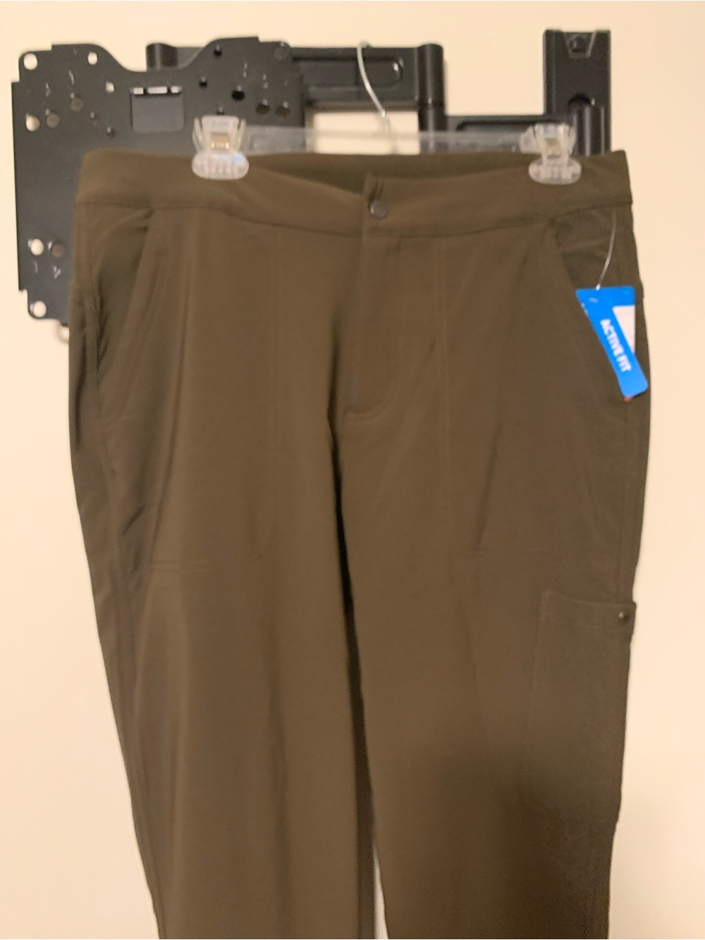 New active Columbia Women's Olive Straight-Leg Performance Pants. Size 12 - Picture 2 of 9